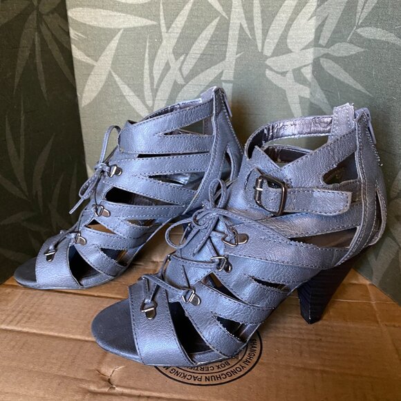 GUC~.MAURICES  back zip  gladiator 3"heel sandals 6.5 M - Picture 3 of 14